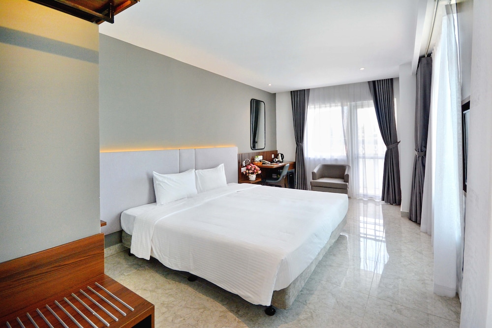Superior Double or Twin Room, Non Smoking, City View photo 2