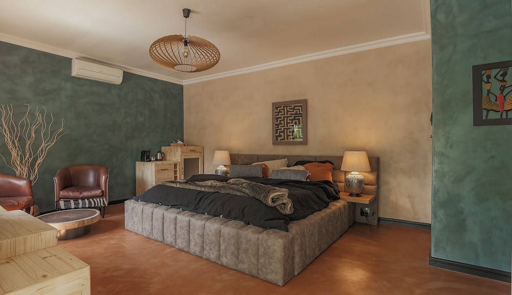 Africa Room photo 1
