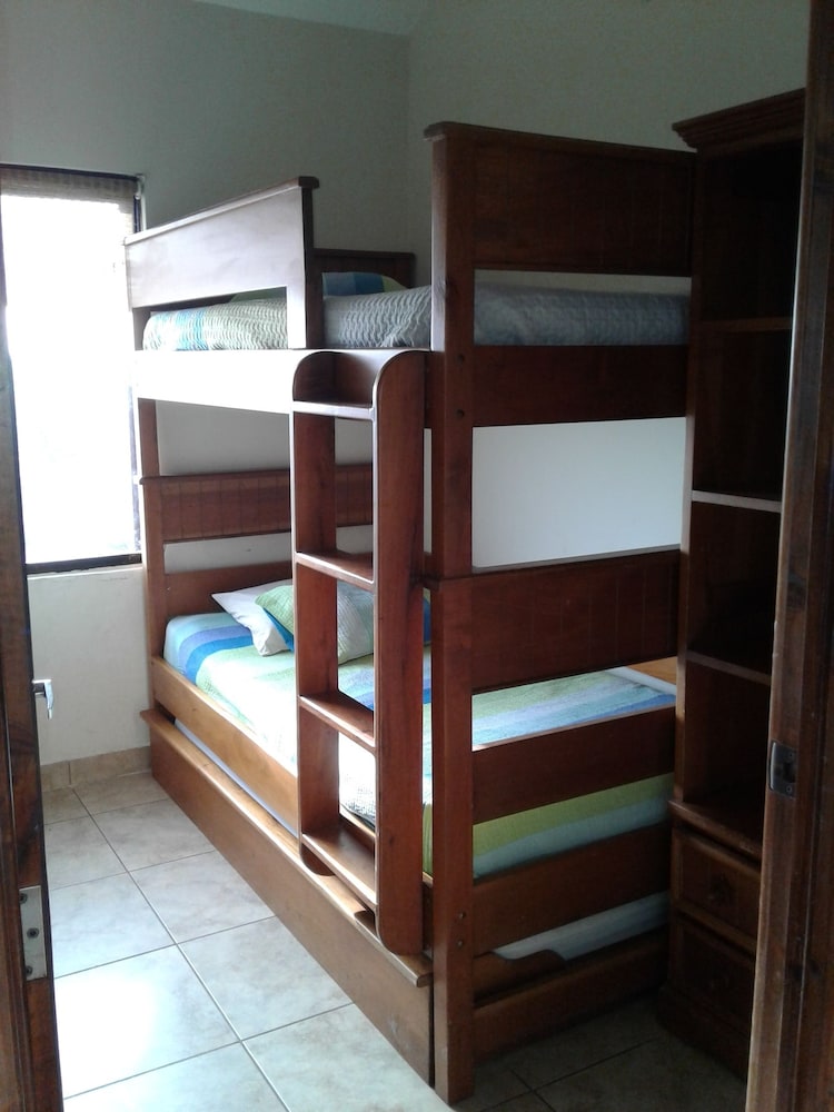 Luxury Villa, 4 Bedrooms, Shared Bathroom, Beachfront photo 3