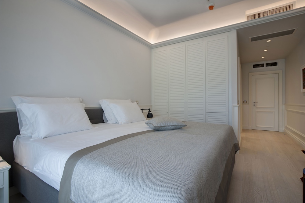 Double Room, 1 Queen Bed photo 2