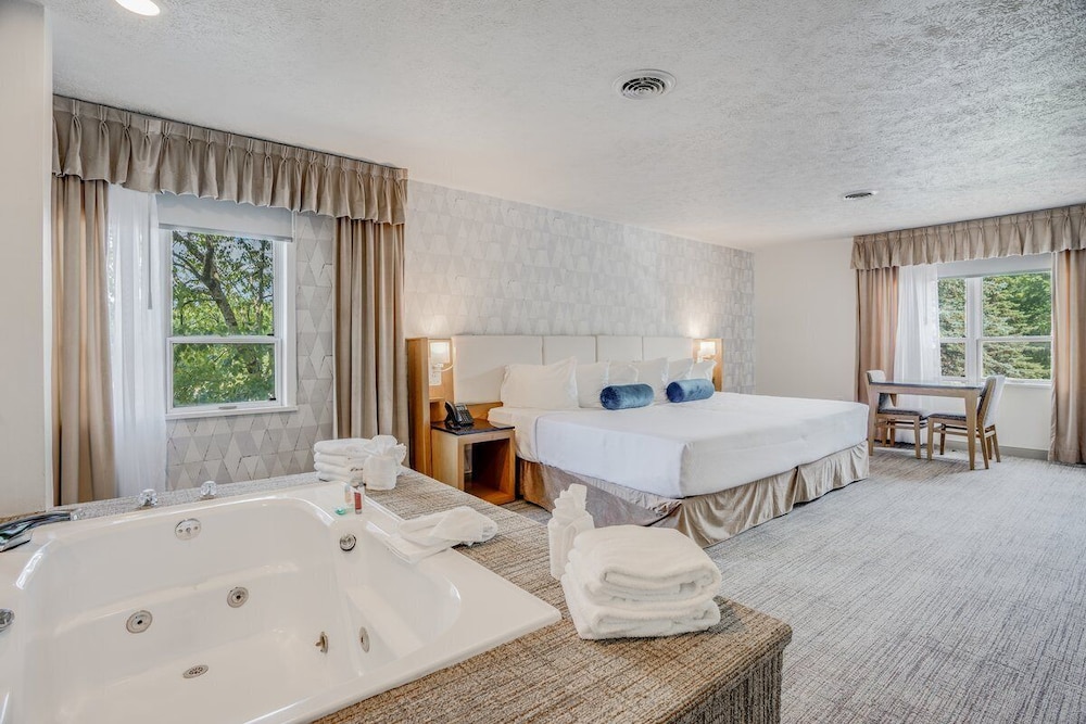 Town Center One Bedroom VIP - Photo 1