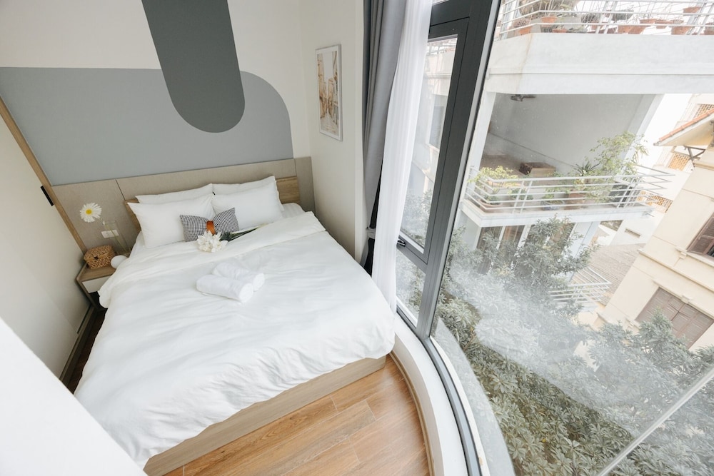 Exclusive Apartment, Balcony, Courtyard View