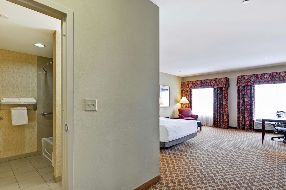 Room, Accessible photo 3