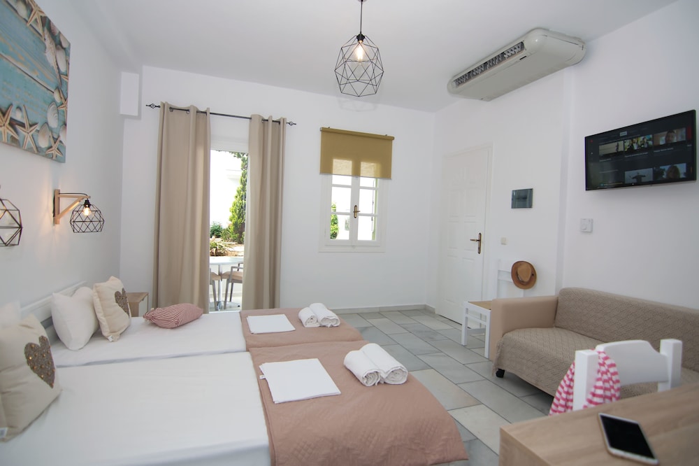 Deluxe Double or Twin Room (Semi Basement) - Photo 11