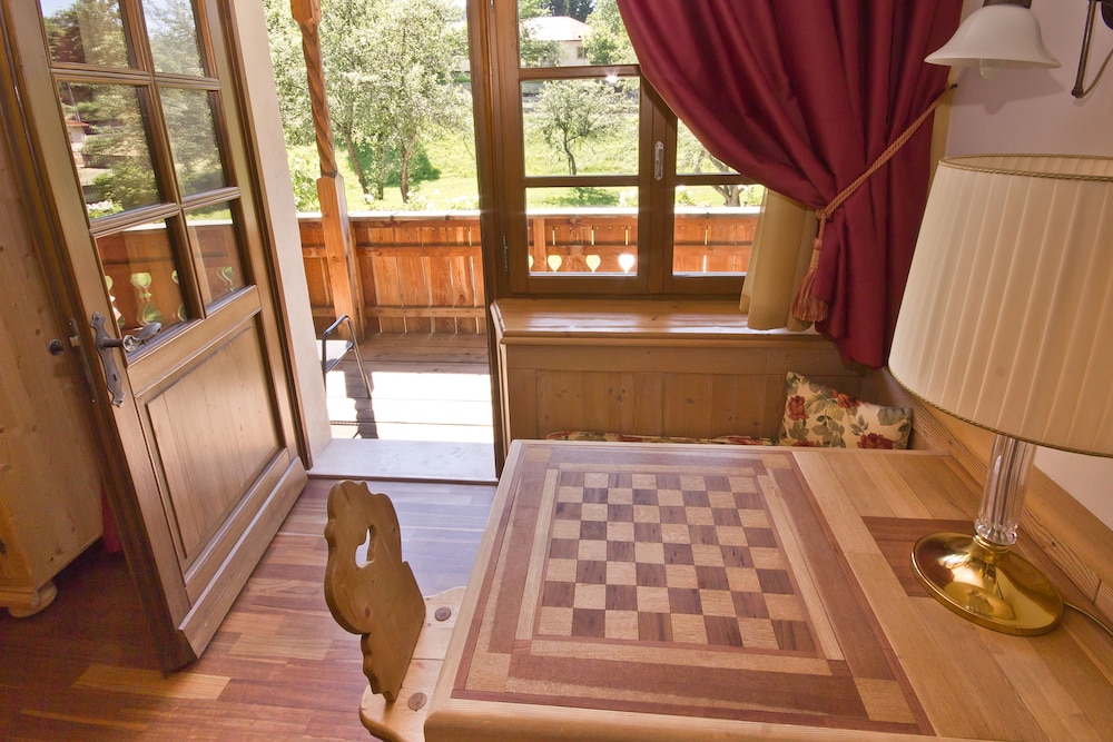 Suite, 1 Queen Bed, Terrace photo 3