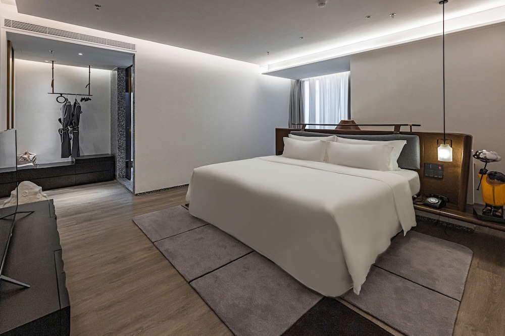 Deluxe Studio Suite