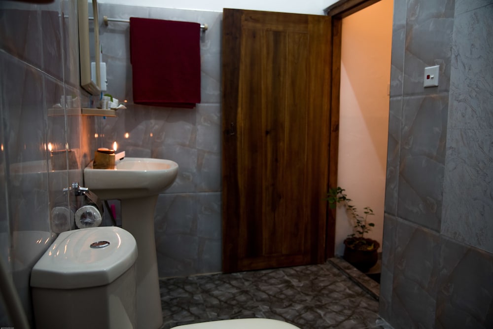 Deluxe Room, 1 King Bed, Accessible, Garden View photo 3