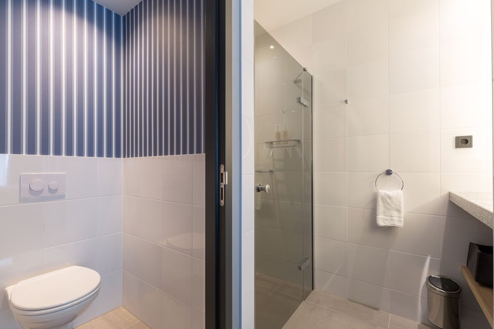 Business Double Room - Photo 6