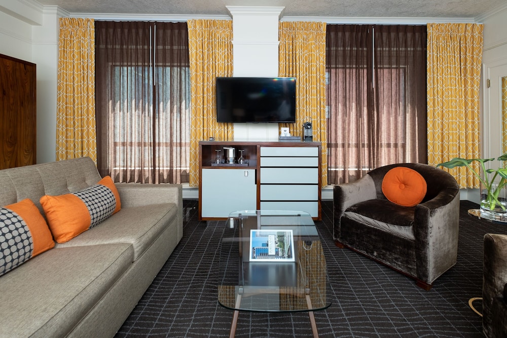Junior Suite, 1 King Bed - Photo 7
