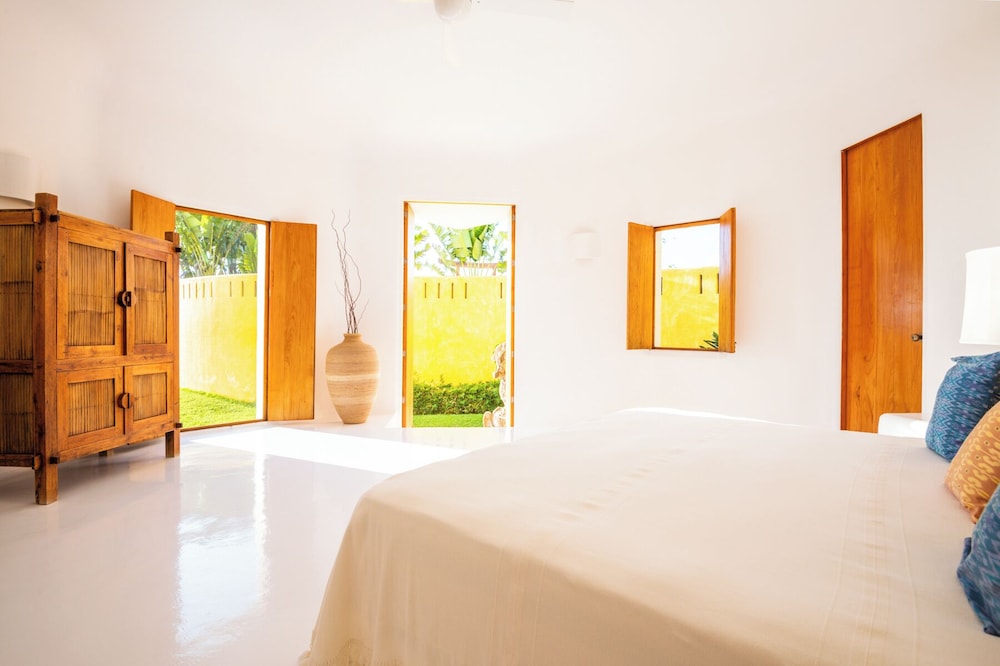Luxury Villa, 6 Bedrooms photo 3