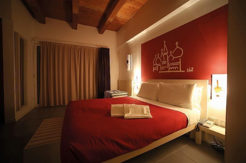Superior Suite (2 Adults + 2 Children)