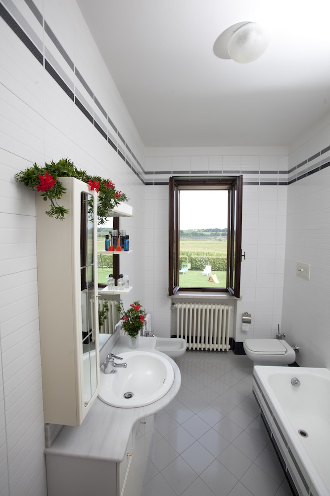 Family Quadruple Room, Private Bathroom (Exterior) photo 2