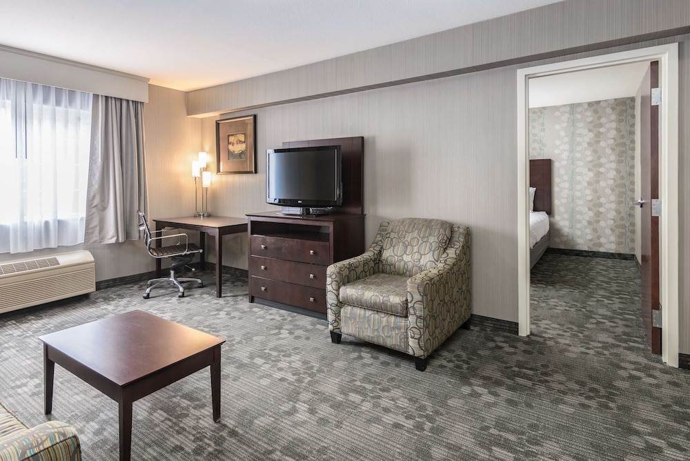 Suite, 2 Queen Beds, Non Smoking, Refrigerator & Microwave (Living Room;with Sofabed) - Photo 1