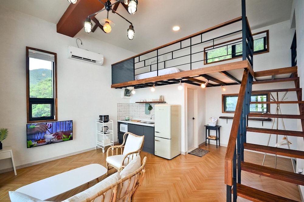 Basic Room, 1 Bedroom (306(No Pet)) photo 1