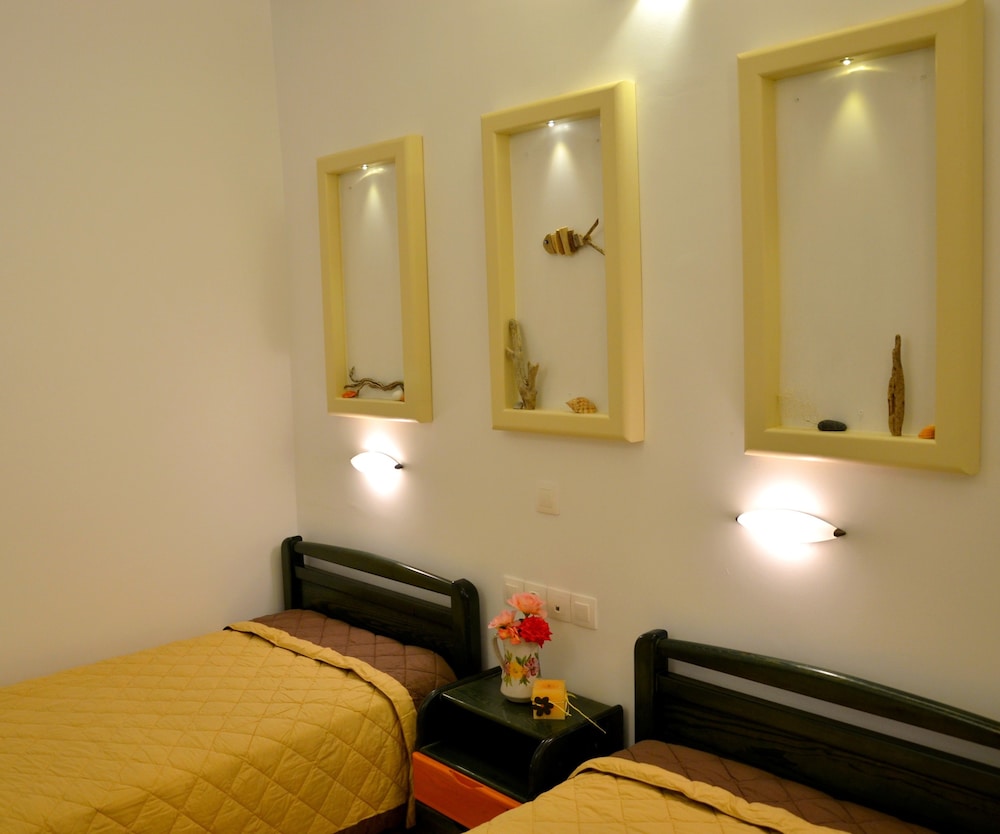 Basic Twin Room, Garden View photo 2