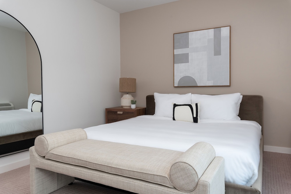 Classic Room, 1 Queen Bed (Self Check-in with Virtual Front Desk) photo 1
