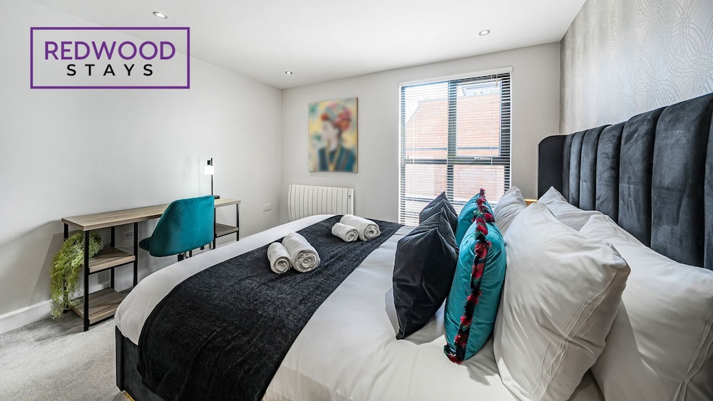 Comfort Apartment, 2 Bedrooms, Balcony, City View photo 2