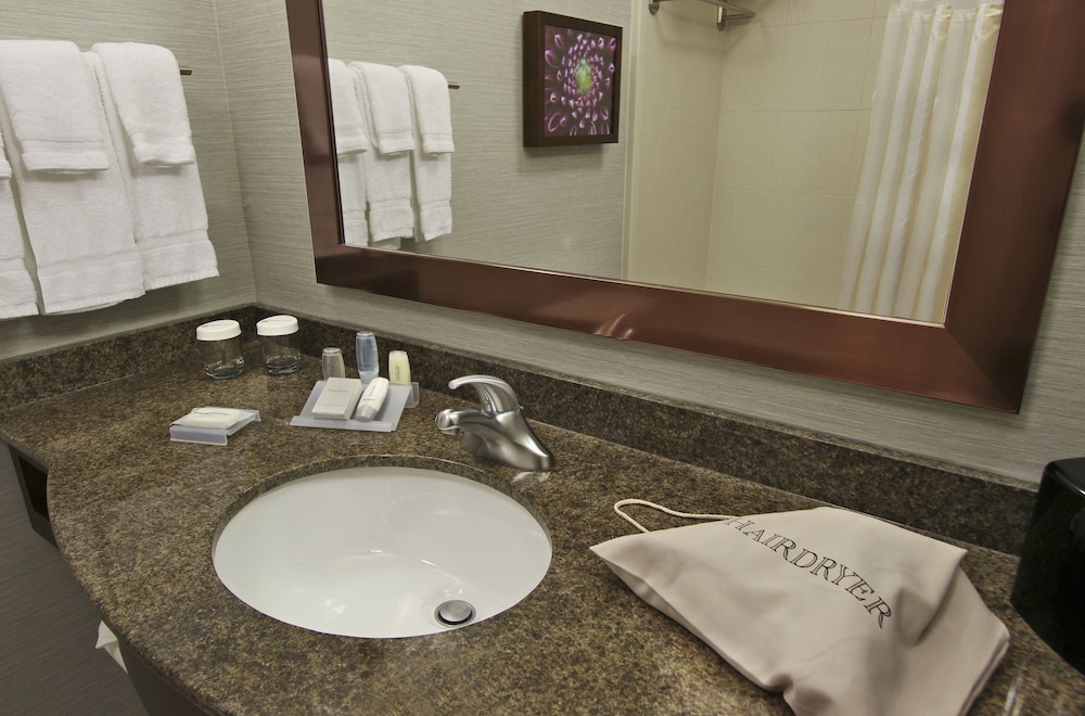 Room, 1 King Bed, Accessible (Hearing) - Photo 6