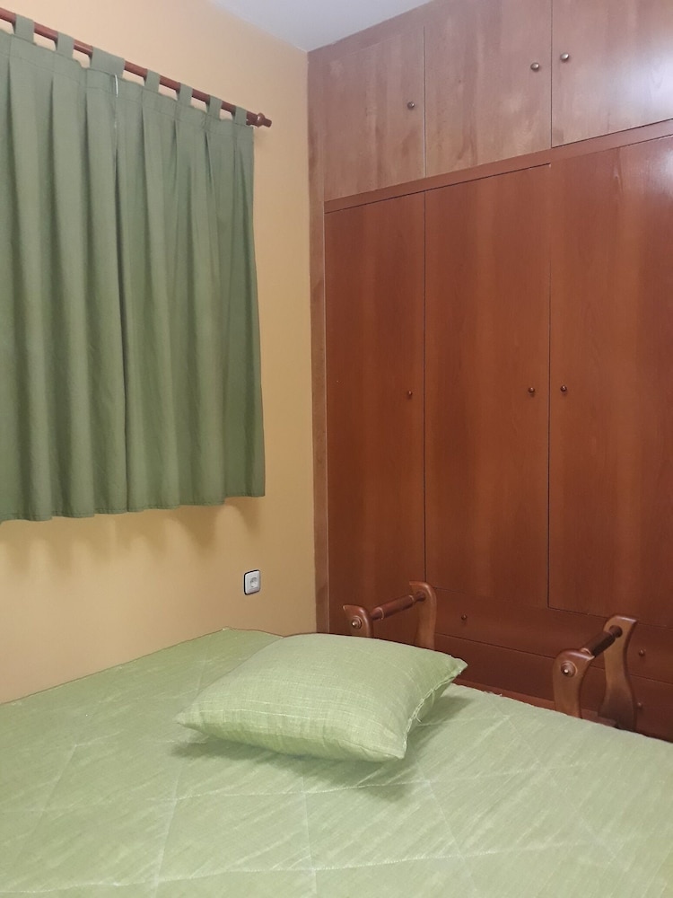 Bungalow, 2 Bedrooms photo 2