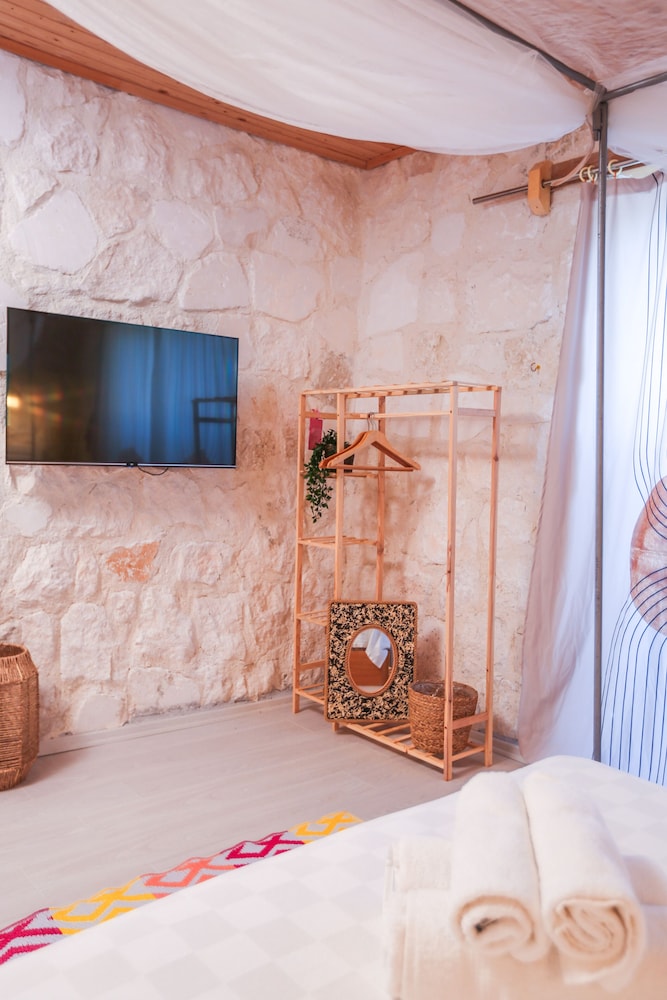 Comfort Room photo 2