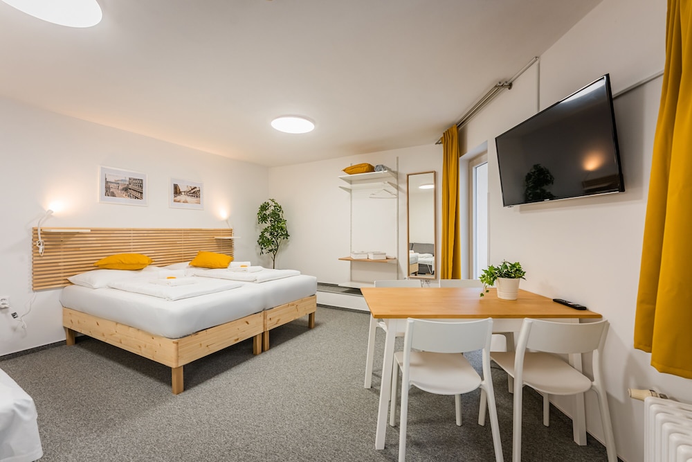 Family Apartment, 2 Bedrooms, Balcony, Courtyard View