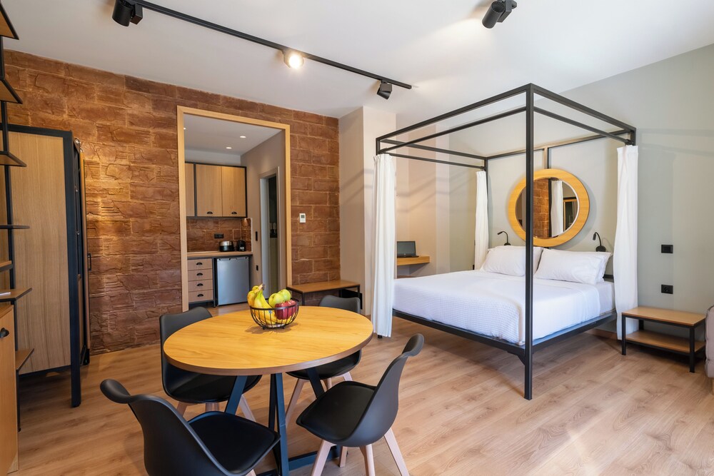 Comfort Studio, 1 Queen Bed with Sofa bed, Kitchen photo 1