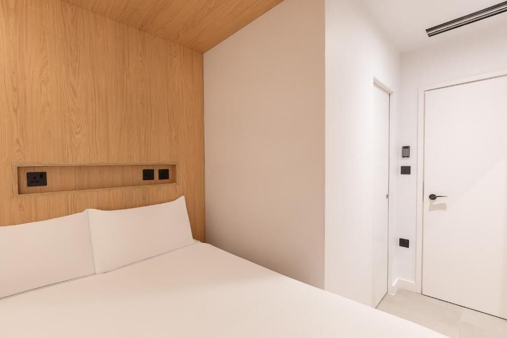 Cocoon 1 - Accessible photo 3