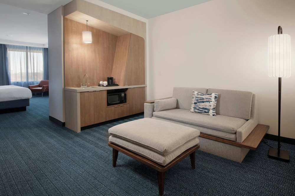 Suite, 1 King Bed (Mobility/Hearing Accessible, Tub) photo 1