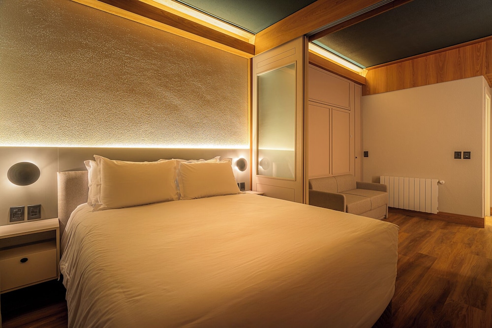 Available room