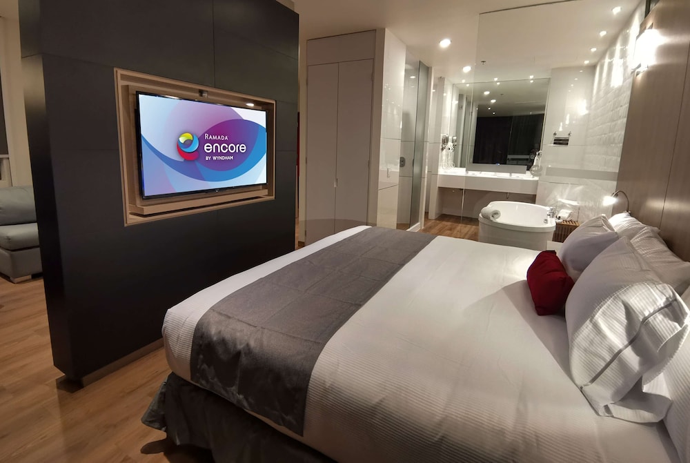 Suite, 1 King Bed, Non Smoking (Relax) - Photo 3