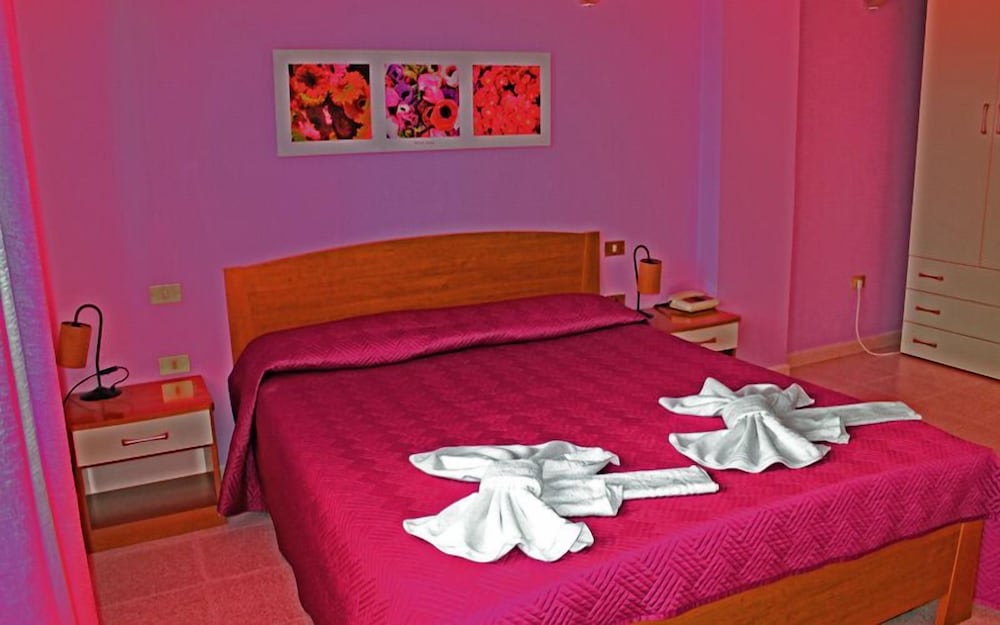 Standard Double Room, 1 Queen Bed photo 2