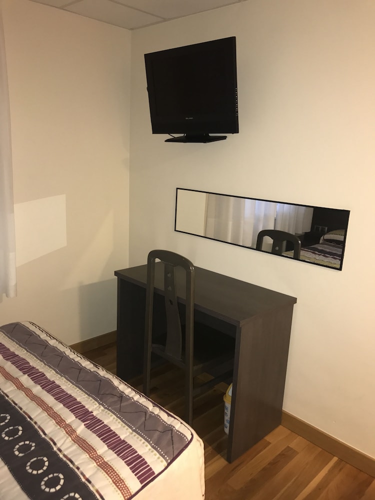 Basic Double Room, 1 Large Twin Bed