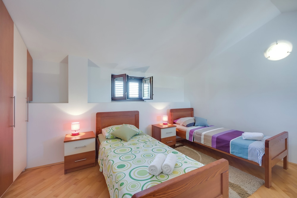 Family House, 2 Bedrooms (Holiday Home Ema) photo 3