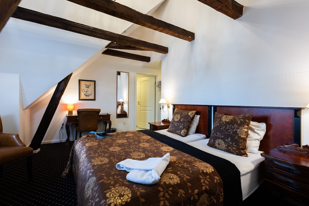 Standard Double Room - Photo 6