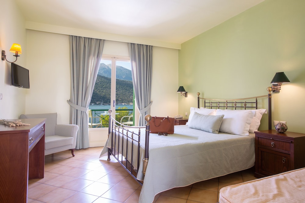 Classic Triple Room, Sea View