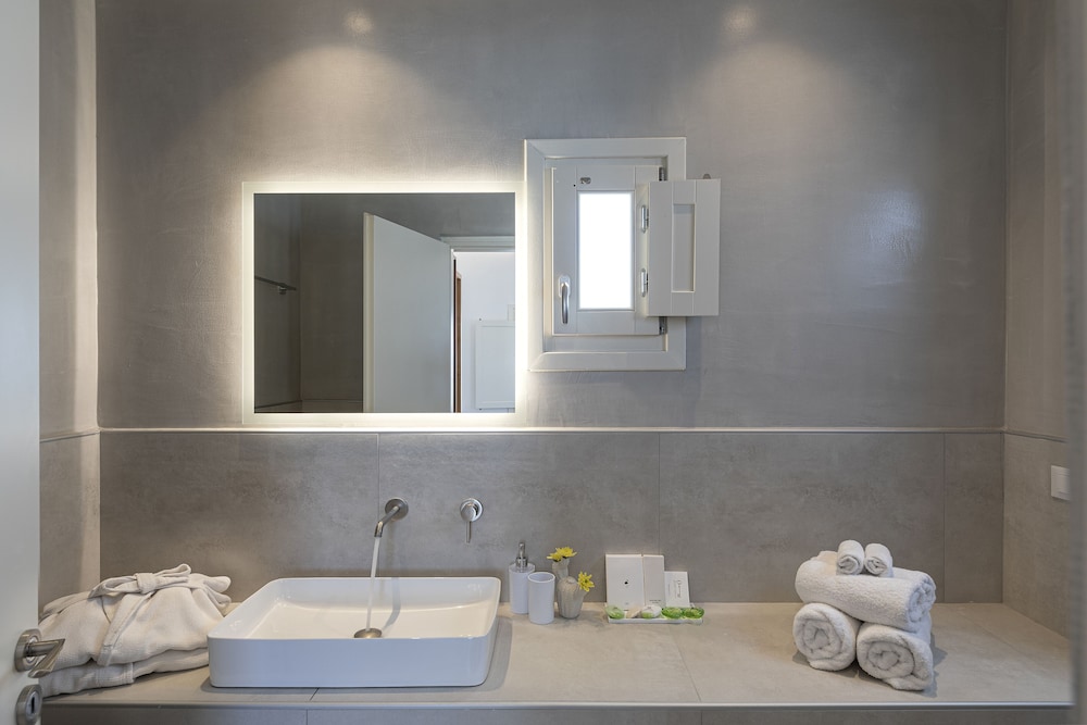 Sunset Suite with Heated Plunge Pool - Photo 4