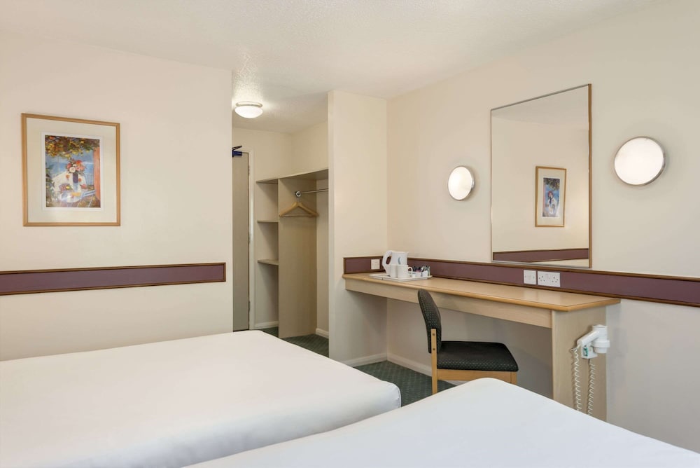 Room, 2 Twin Beds, Non Smoking - Photo 3