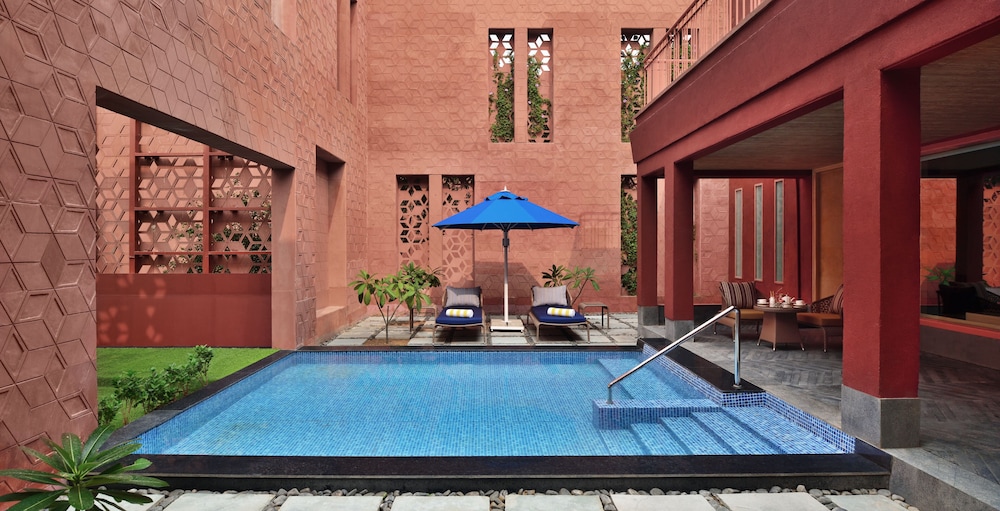 Presidential Villa with Private Pool photo 2