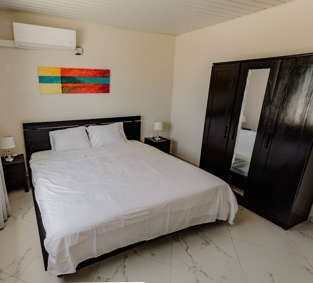 Apartment, 2 Bedrooms, Balcony, Pool View photo 3