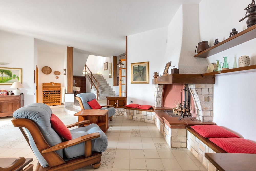 Basic House, 5 Bedrooms