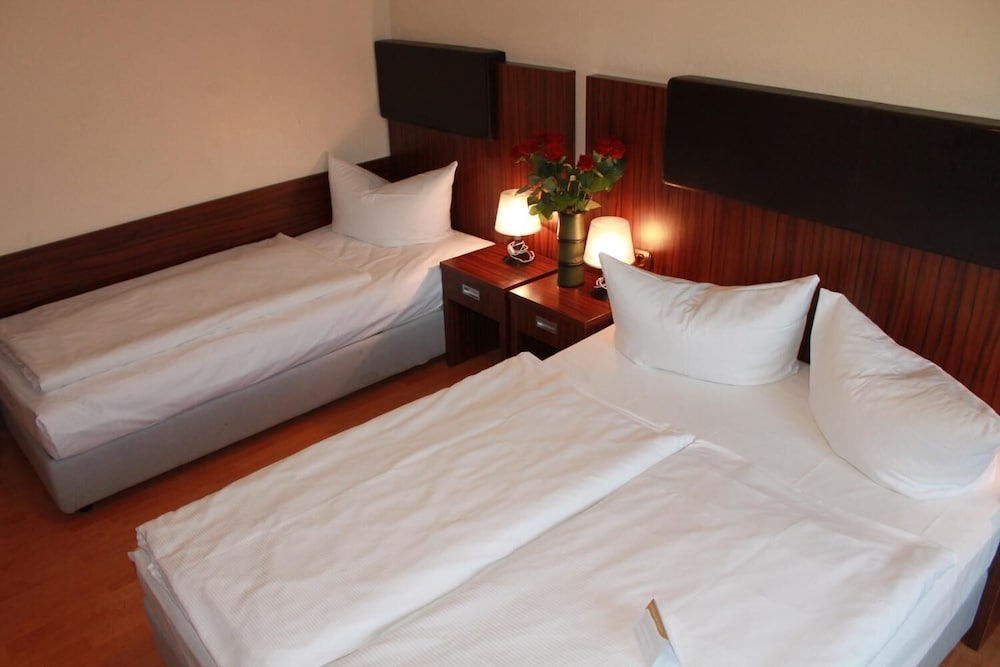 Triple Room - Photo 1