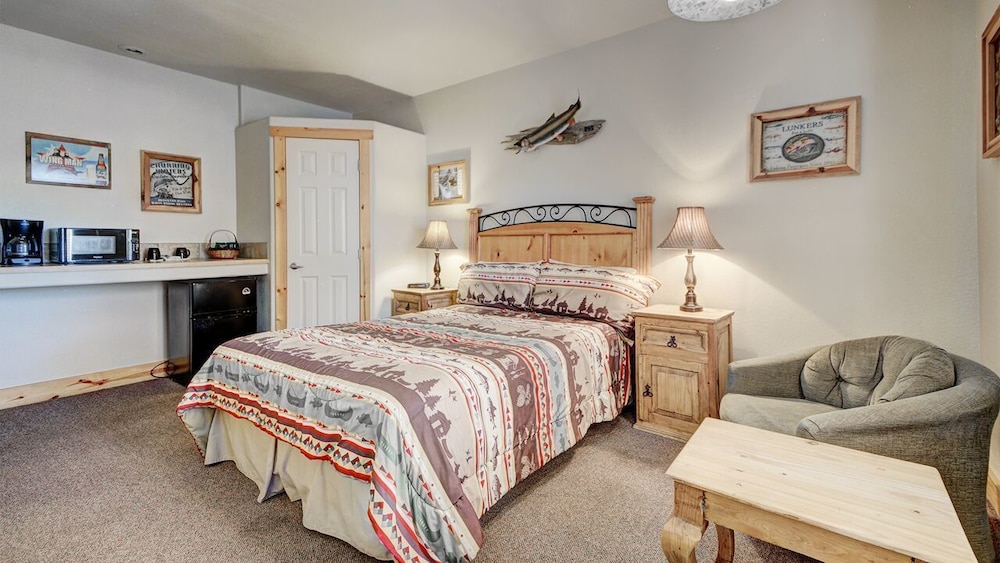 Single Room, Private Bathroom