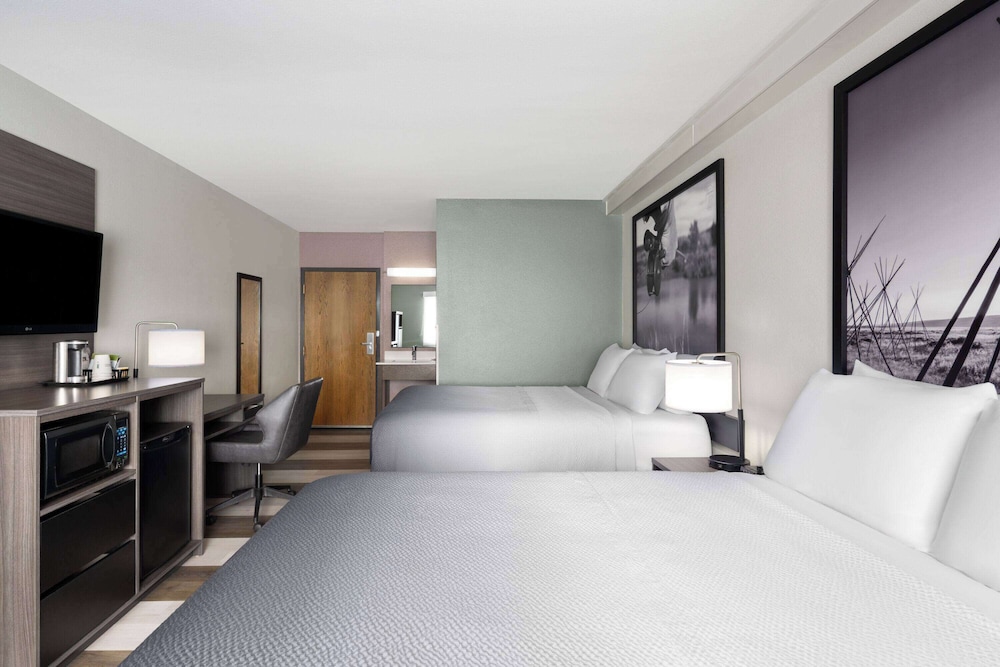 Room, 2 Queen Beds, Kitchen