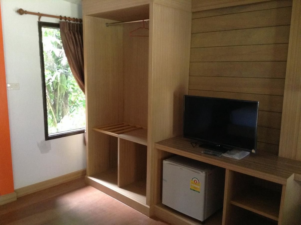 Bamboo Cottage With Air Conditioner photo 3