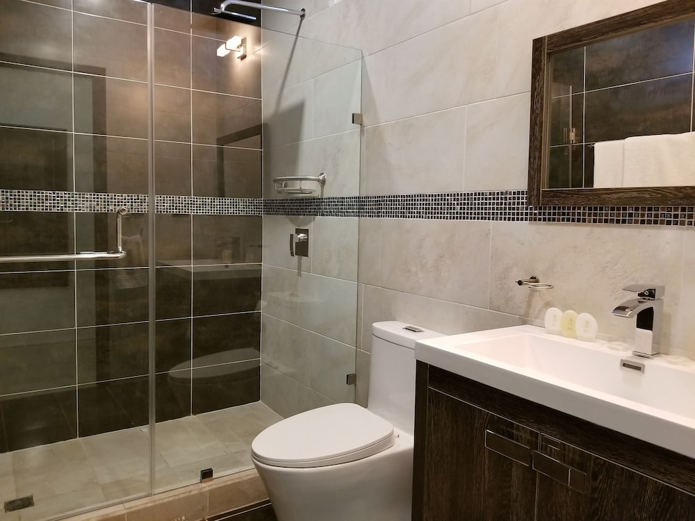Superior Triple Room, Multiple Beds, Private Bathroom photo 2