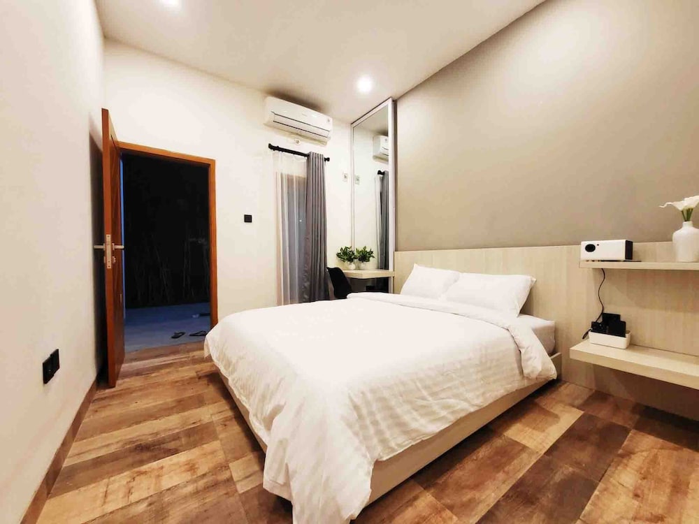 Double Room, 1 Queen Bed, Non Smoking, Garden View - Photo 7
