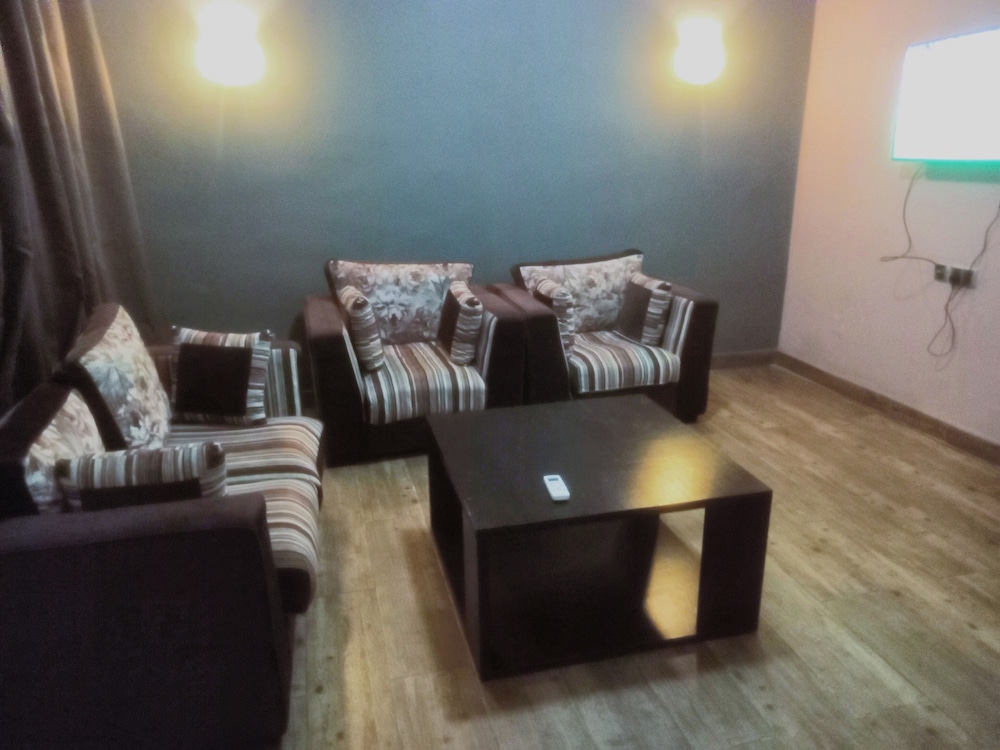 Luxury Suite, City View