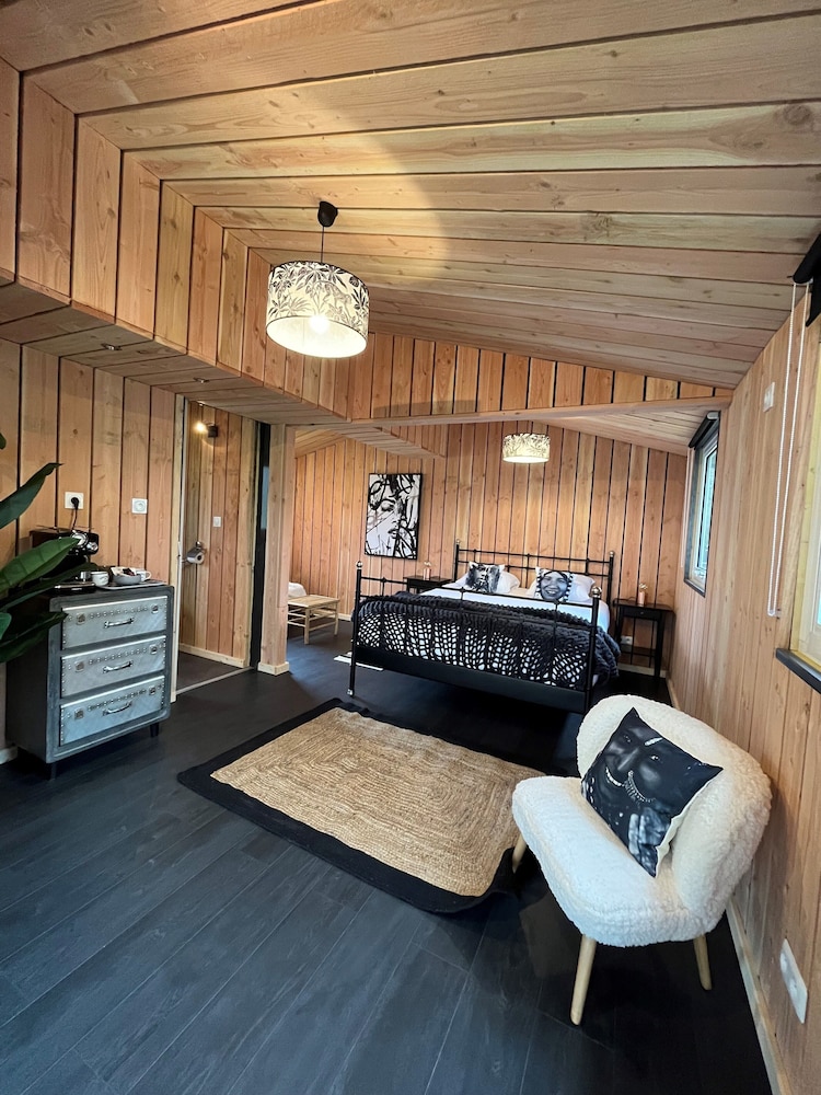 Comfort Room photo 1