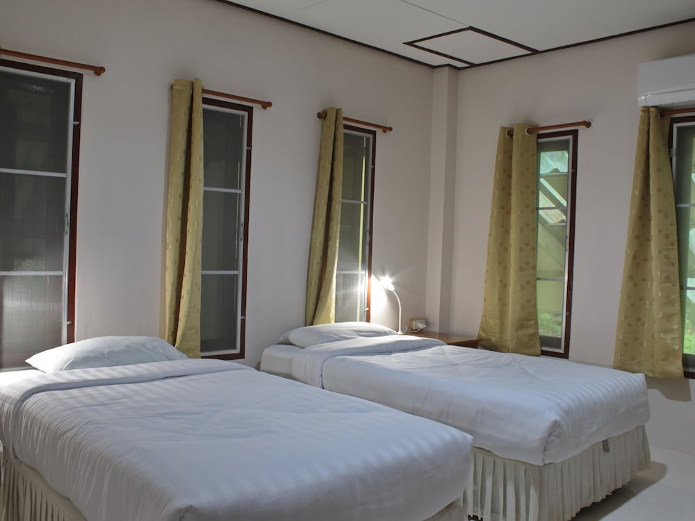 Standard Twin Room - Photo 2