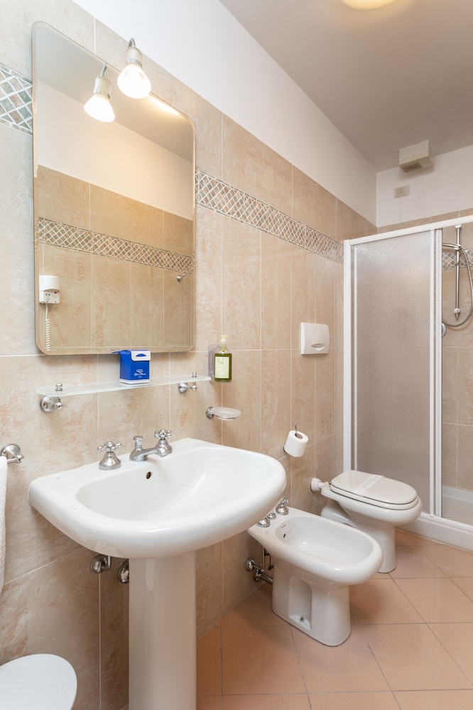 Superior Room, City View - Photo 22
